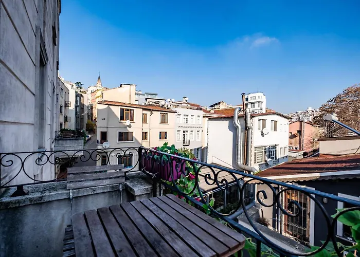 Selvese Suites, Serviced Living In Galata