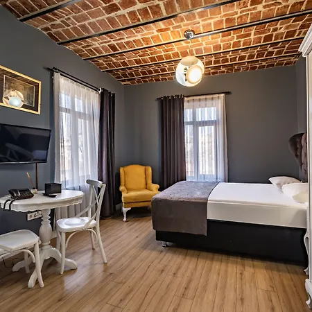 Апарт-отель Selvese Suites, Serviced Living In Galata 4*